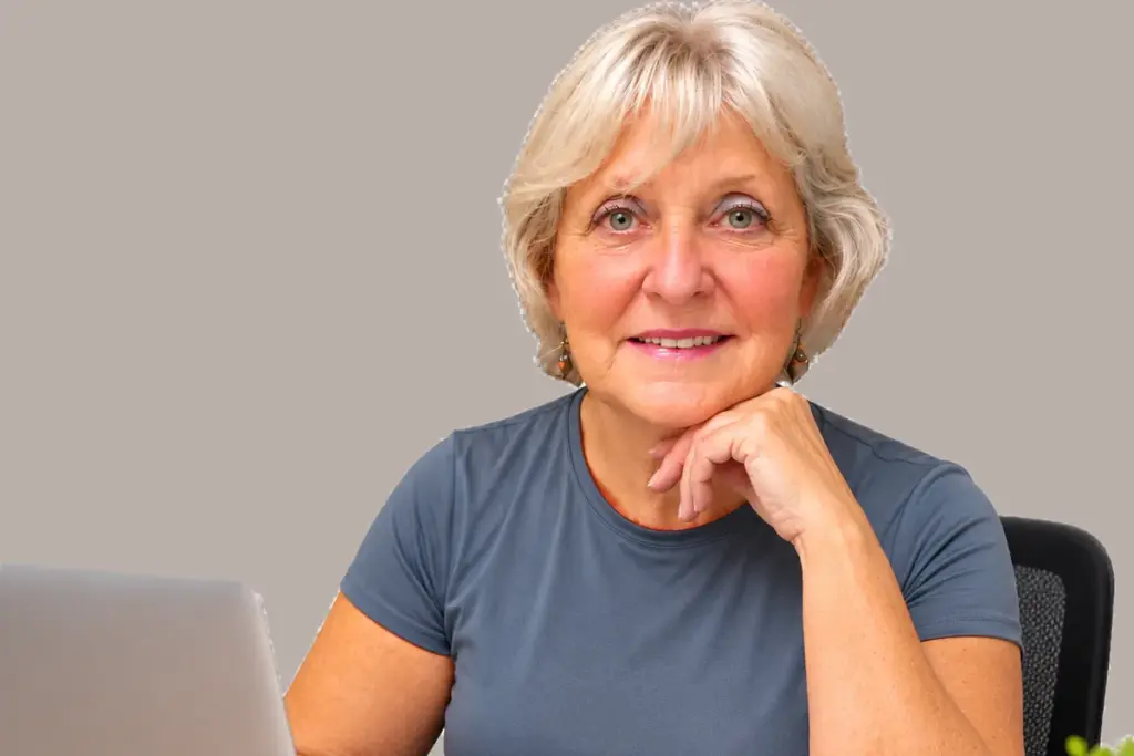 Claire Paschal, formatrice en informatique, à son bureau
